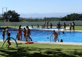 Cursos de natación en las piscinas municipales.