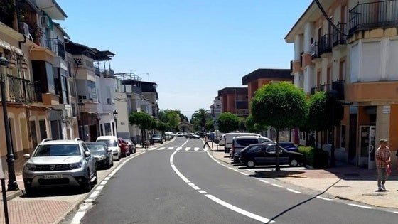 La travesía de la EX-392 luce el nuevo asfalto y marcas viales