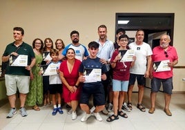 Los premiados en la 24 edición del torneo jaraiceño en las tres categorías con los diplomas.