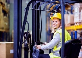 Curso para mujeres desempleadas en el manejo de carretillas elevadoras