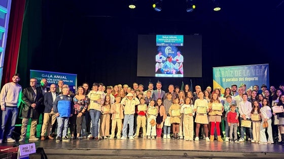 La Federación Extremeña premia al Club de Kárate Jaraíz por su trayectoria