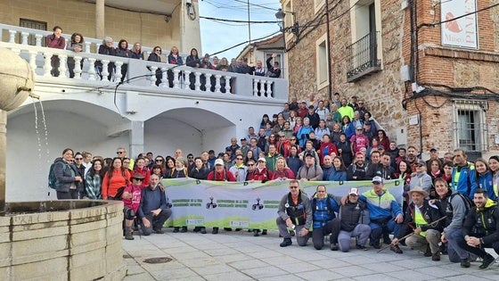 La ruta 'Cerro de las Cabezas-Magdalena' reúne a 150 senderista