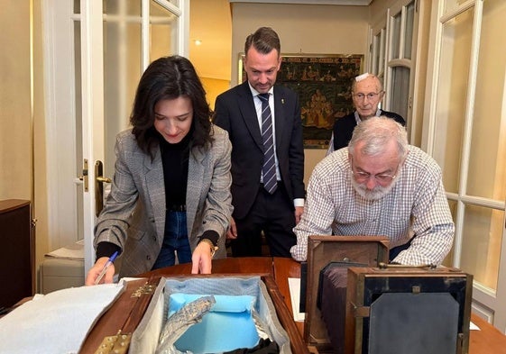 La Diputación recibe el archivo de fotos de don Marcelo Giraldo por mediación del Ayuntamiento