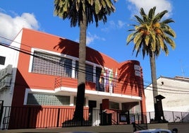 Casa de la Cultura, en cuya planta baja está ubicada la Biblioteca Municipal Martiria Sánchez López.
