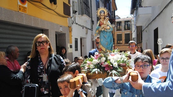 Los niños celebran este domingo la festividad de la Virgen del Salobrar