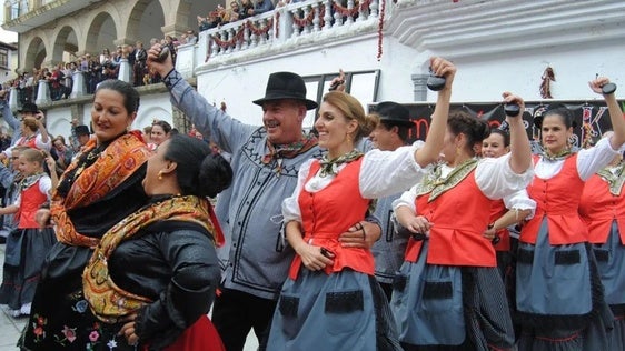 Los Coros y Danzas Los Jarentinos celebran hoy su décimo aniversario