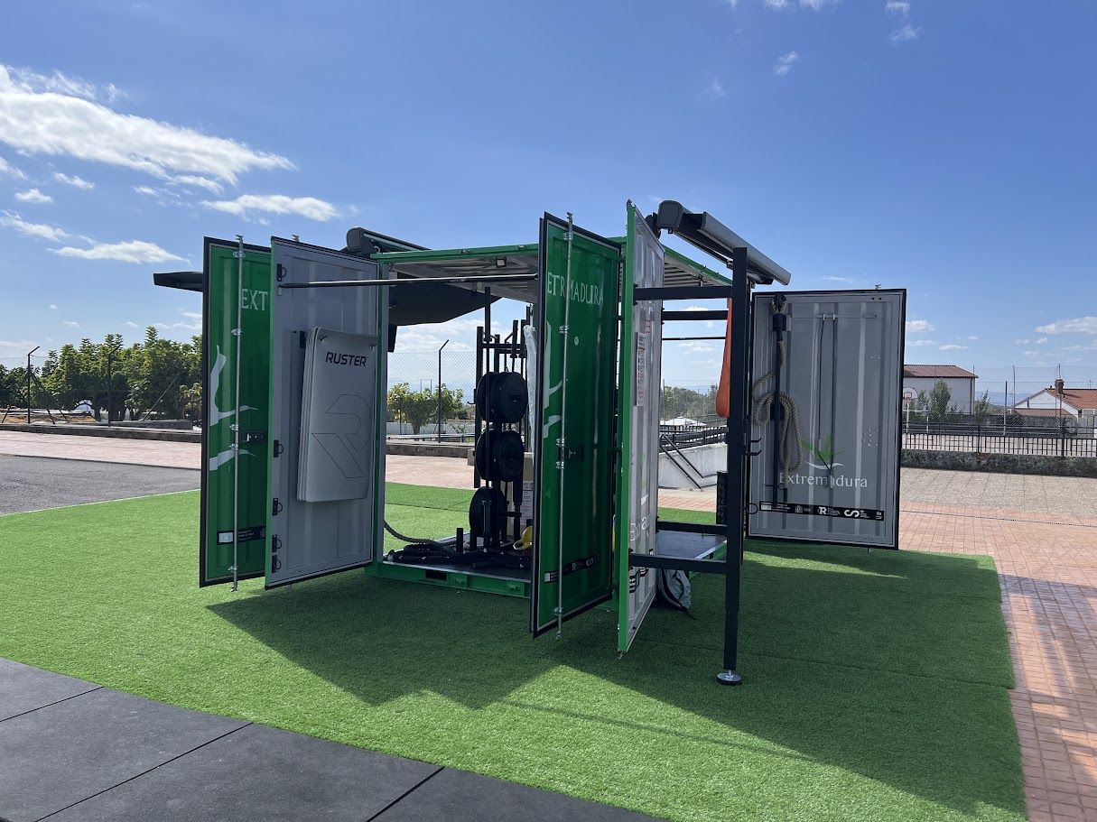 El gimnasio con las puertas abiertas
