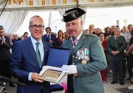 Chaparro con el alcalde moralo, Enrique Hueso
