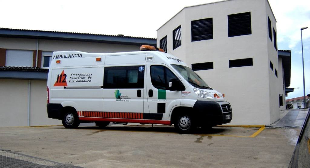 Ambulancia del 112 de Jaraíz y Centro de Salud. 