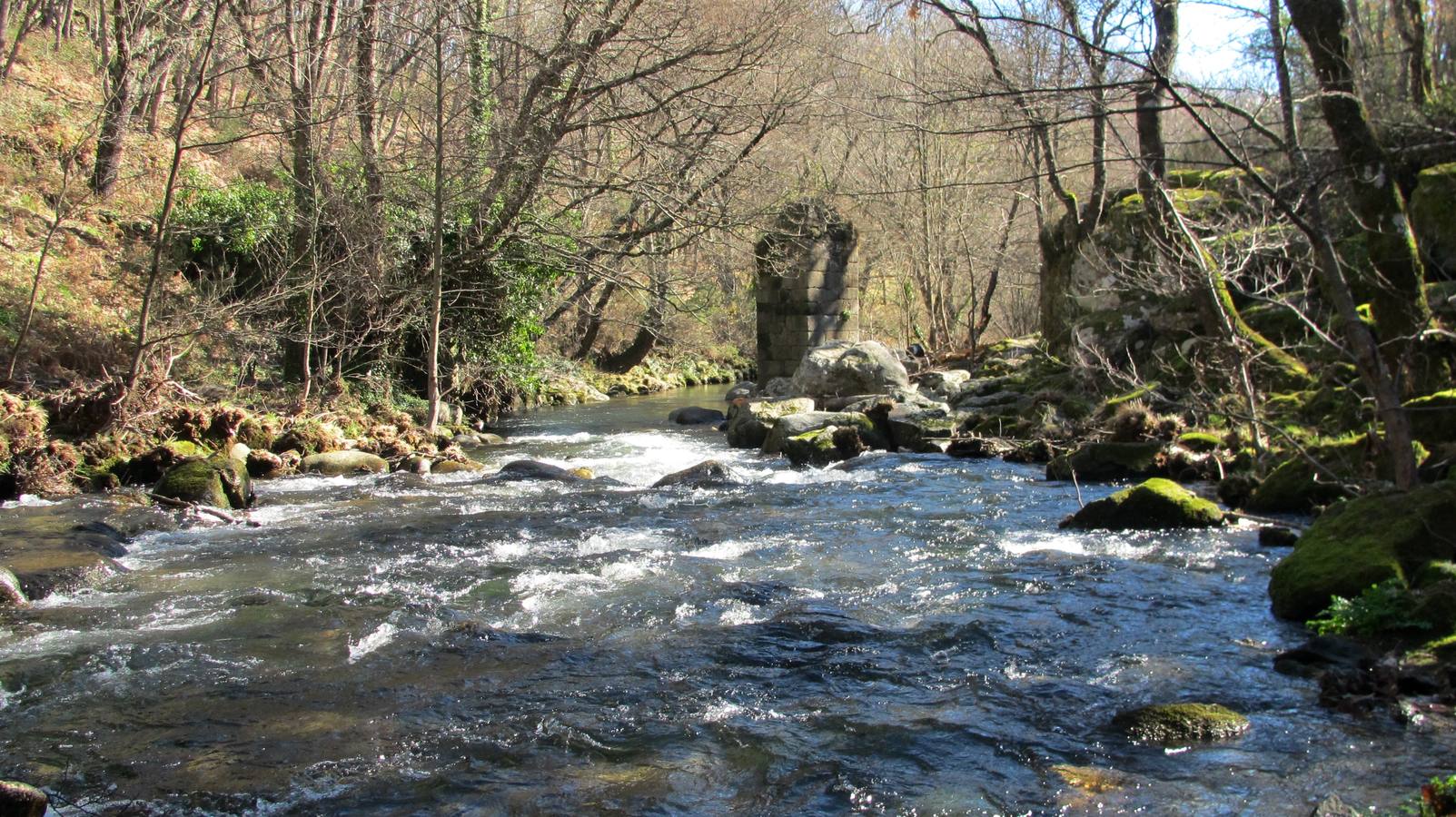 Puente Viejo, en la garganta de Pedro Chate.