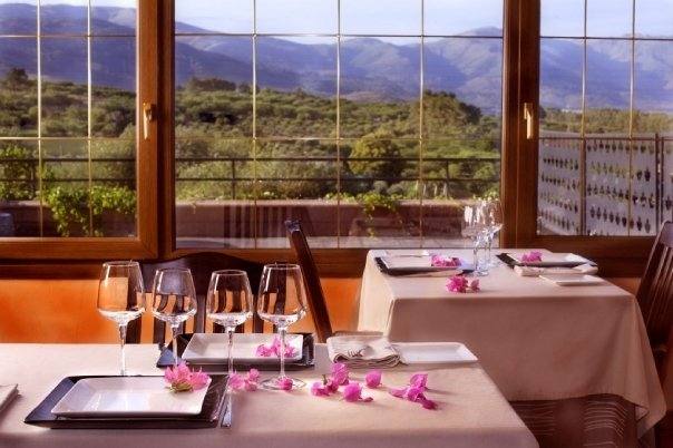 Comedor con vistas a Gredos.