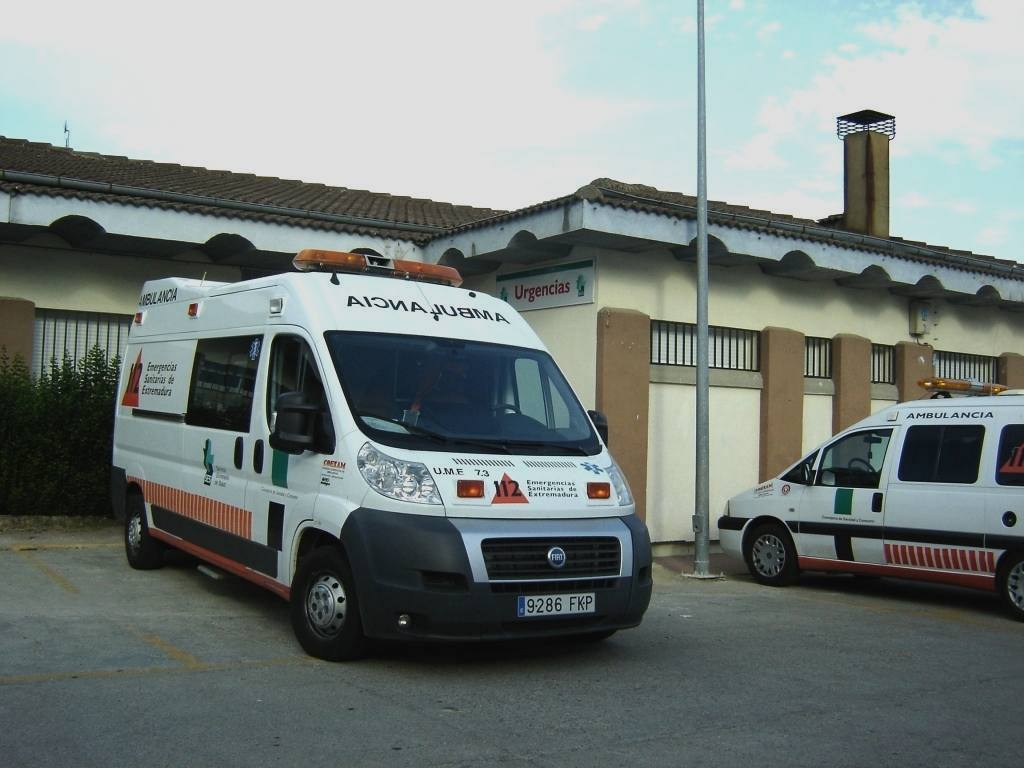 Ambulancia UME con base en el Centro de Salud de Jaraíz.