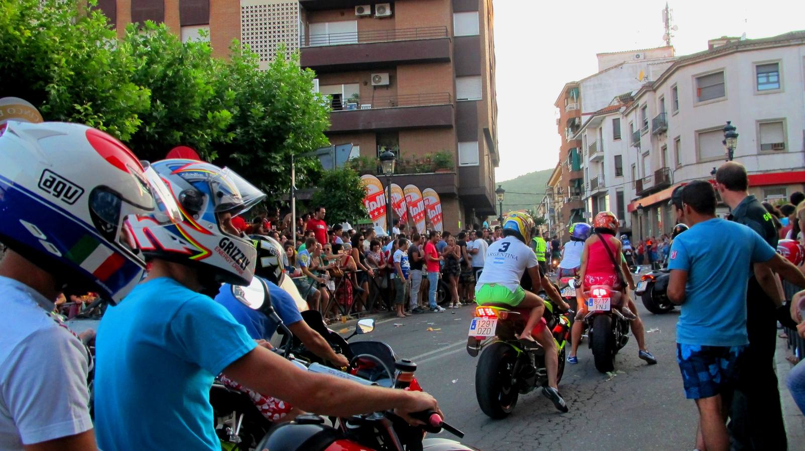 La concentración nacional llena de moteros y visitantes Jaraíz