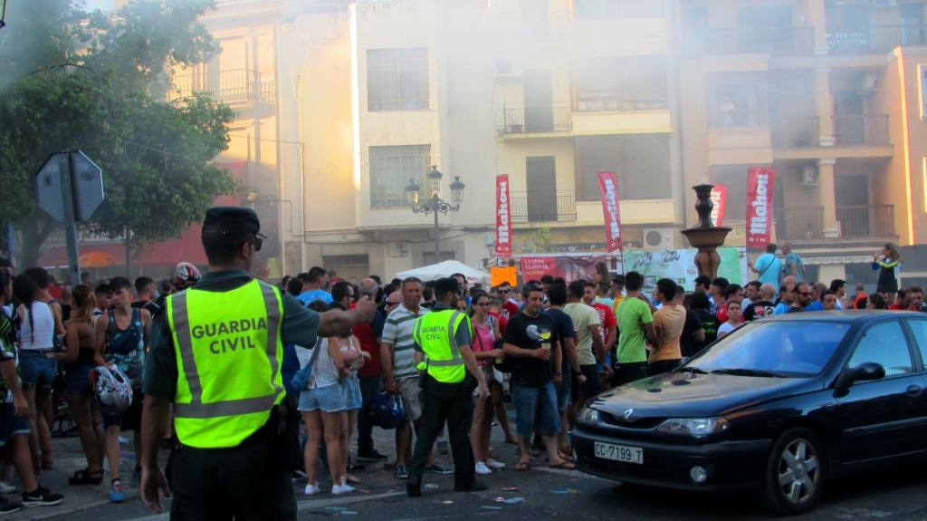Agentes durante la concentración.