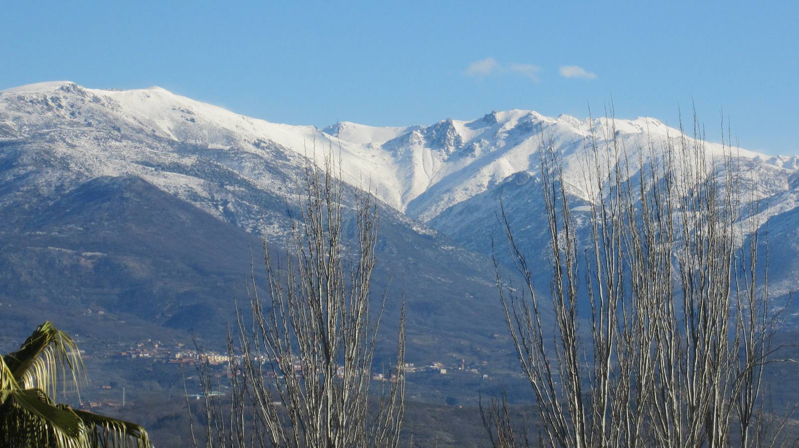 Gredos visto desde Jaraíz de la Vera.