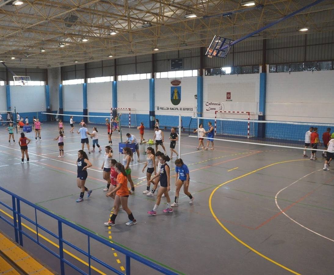 Pabellón municipal de deportes, pendiente de arreglos. 
