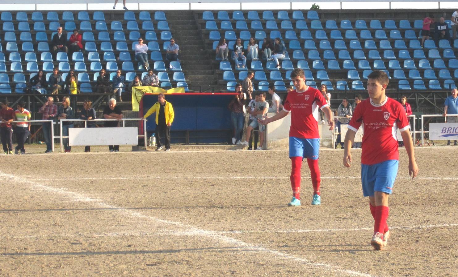 Campo de fútbol de Jaraíz, de tierra.