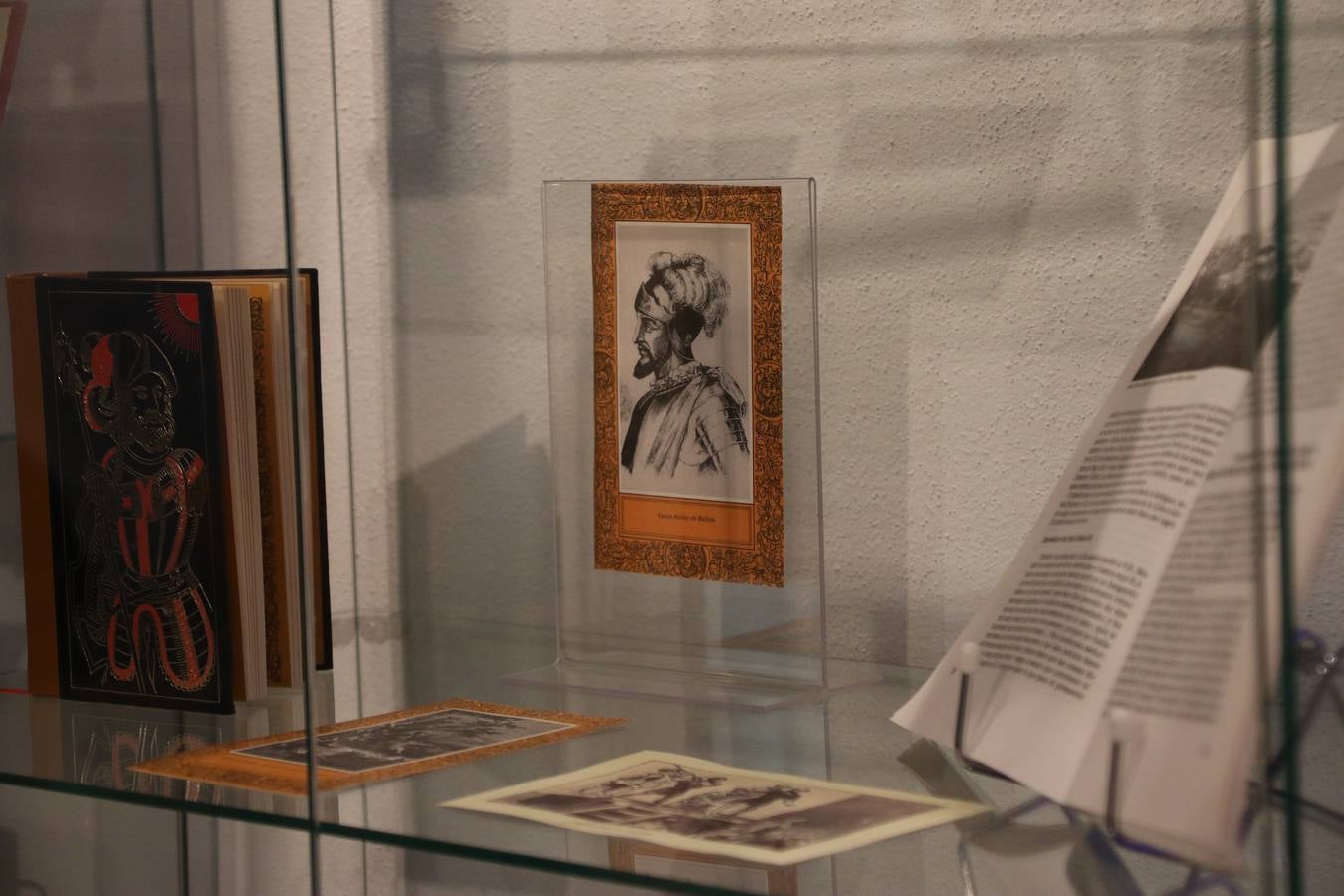 La Casa-Museo Vasco Núñez de Balboa reabrió, ayer, sus puertas con motivo del V Centenario de la muerte del ilustre explorador, gobernante y conquistador jerezano. Virginia Borrallo, alcaldesa del municipio, y Antonio Torrado, miembro de la oficina de turismo, destacaron que esta reapertura se debe a que la Casa-Museo necesitaba «llenarse de contenido y ampliar su colección de enseres». La cita se convirtió, junto con la presentación del cupón de la ONCE el pasado 10 de enero, en el prólogo de una programación de actividades que se desarrollará durante el mes de febrero.