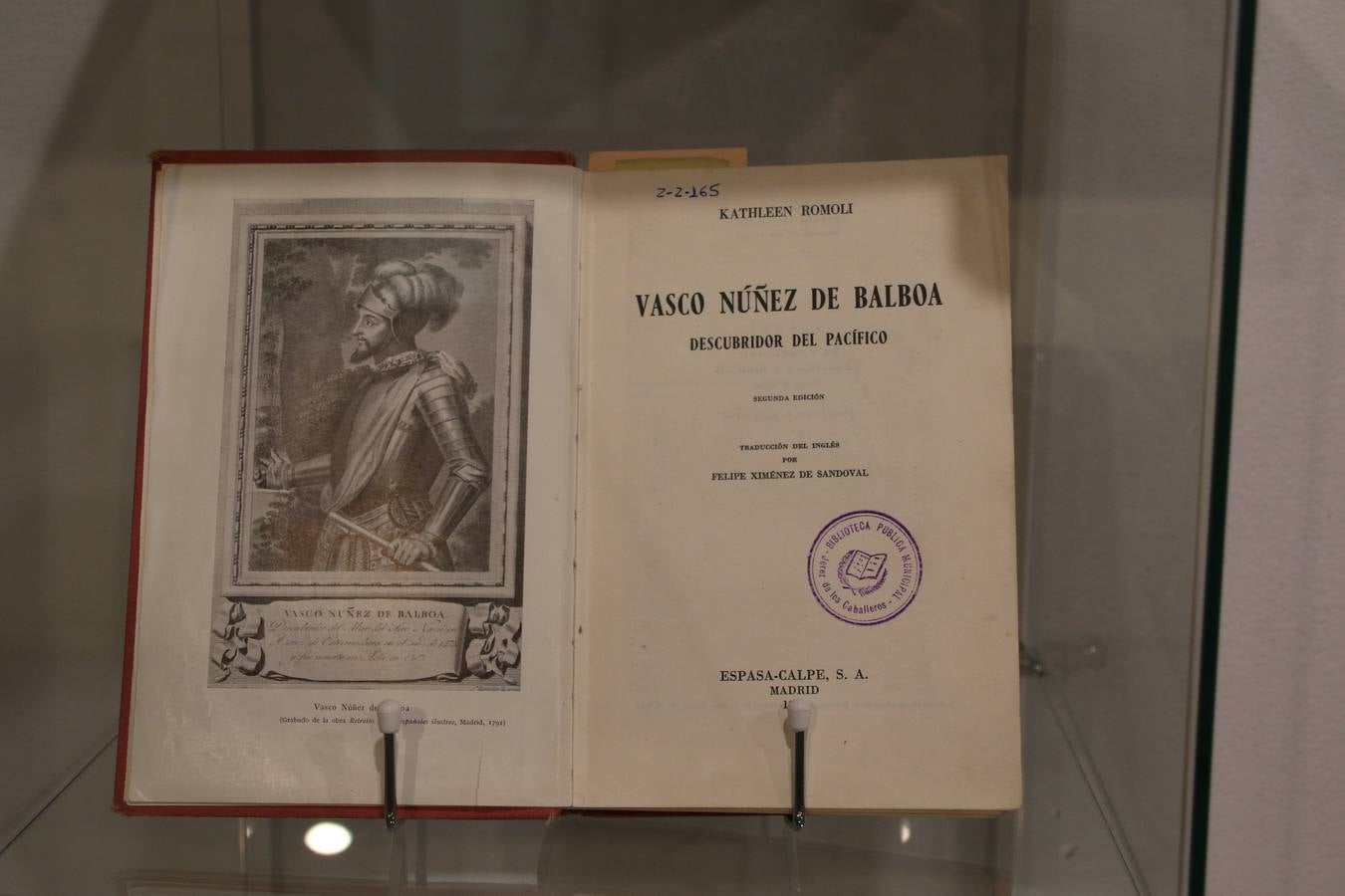 La Casa-Museo Vasco Núñez de Balboa reabrió, ayer, sus puertas con motivo del V Centenario de la muerte del ilustre explorador, gobernante y conquistador jerezano. Virginia Borrallo, alcaldesa del municipio, y Antonio Torrado, miembro de la oficina de turismo, destacaron que esta reapertura se debe a que la Casa-Museo necesitaba «llenarse de contenido y ampliar su colección de enseres». La cita se convirtió, junto con la presentación del cupón de la ONCE el pasado 10 de enero, en el prólogo de una programación de actividades que se desarrollará durante el mes de febrero.