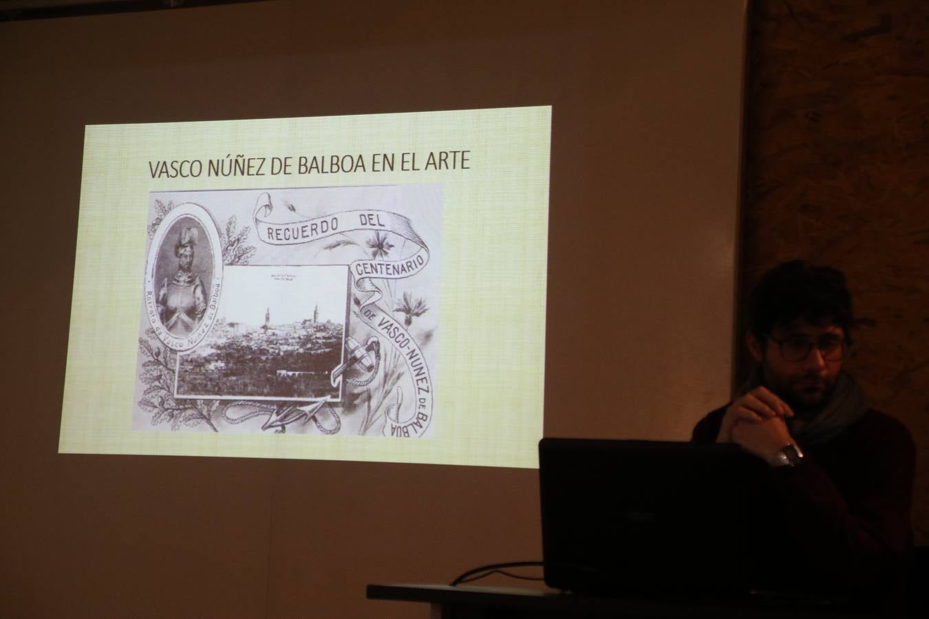 La Casa-Museo Vasco Núñez de Balboa reabrió, ayer, sus puertas con motivo del V Centenario de la muerte del ilustre explorador, gobernante y conquistador jerezano. Virginia Borrallo, alcaldesa del municipio, y Antonio Torrado, miembro de la oficina de turismo, destacaron que esta reapertura se debe a que la Casa-Museo necesitaba «llenarse de contenido y ampliar su colección de enseres». La cita se convirtió, junto con la presentación del cupón de la ONCE el pasado 10 de enero, en el prólogo de una programación de actividades que se desarrollará durante el mes de febrero.