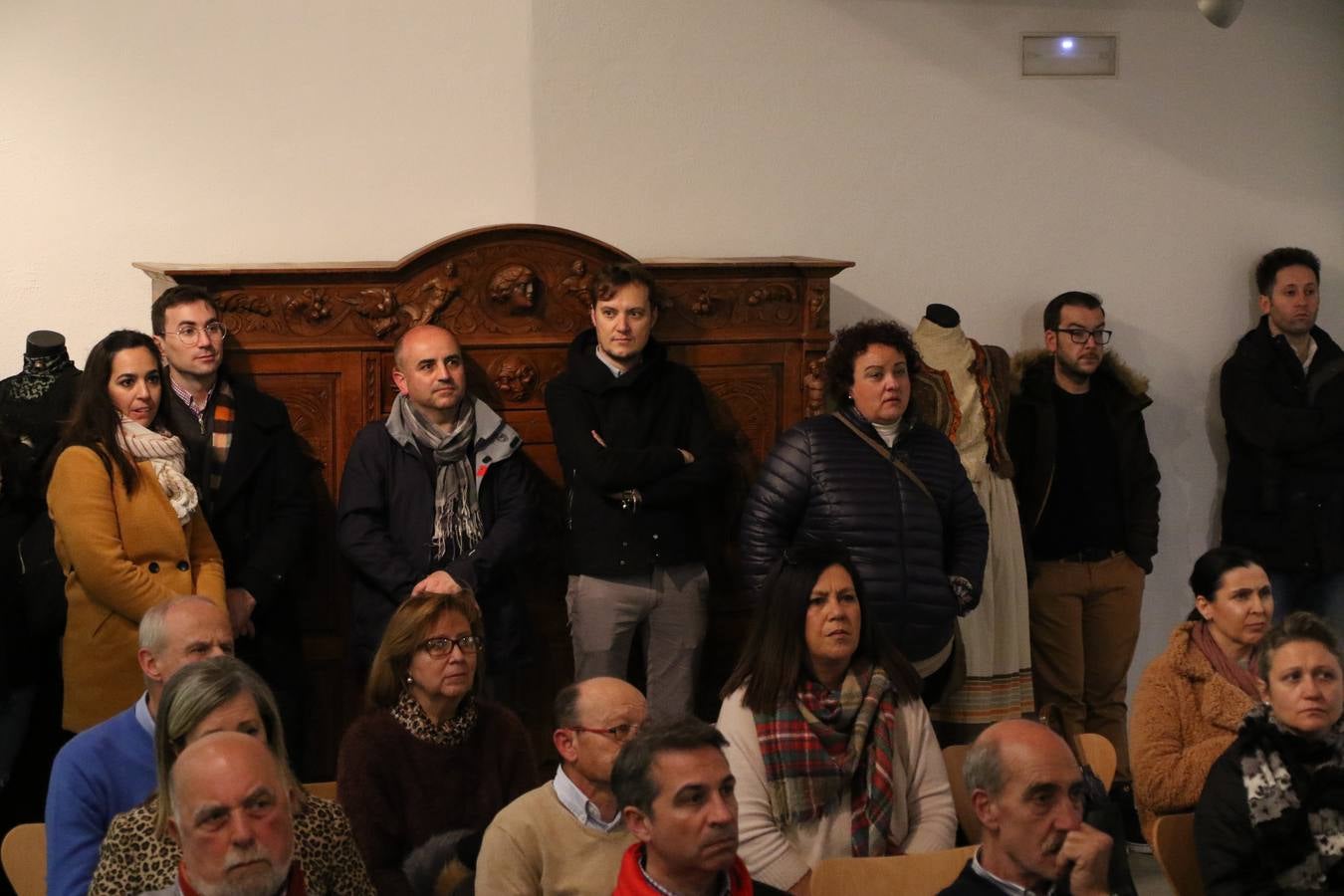 La Casa-Museo Vasco Núñez de Balboa reabrió, ayer, sus puertas con motivo del V Centenario de la muerte del ilustre explorador, gobernante y conquistador jerezano. Virginia Borrallo, alcaldesa del municipio, y Antonio Torrado, miembro de la oficina de turismo, destacaron que esta reapertura se debe a que la Casa-Museo necesitaba «llenarse de contenido y ampliar su colección de enseres». La cita se convirtió, junto con la presentación del cupón de la ONCE el pasado 10 de enero, en el prólogo de una programación de actividades que se desarrollará durante el mes de febrero.