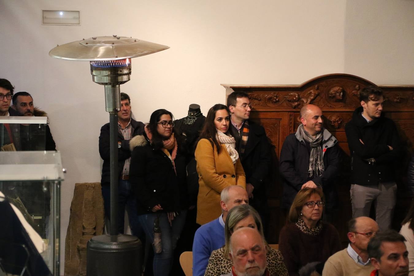 La Casa-Museo Vasco Núñez de Balboa reabrió, ayer, sus puertas con motivo del V Centenario de la muerte del ilustre explorador, gobernante y conquistador jerezano. Virginia Borrallo, alcaldesa del municipio, y Antonio Torrado, miembro de la oficina de turismo, destacaron que esta reapertura se debe a que la Casa-Museo necesitaba «llenarse de contenido y ampliar su colección de enseres». La cita se convirtió, junto con la presentación del cupón de la ONCE el pasado 10 de enero, en el prólogo de una programación de actividades que se desarrollará durante el mes de febrero.