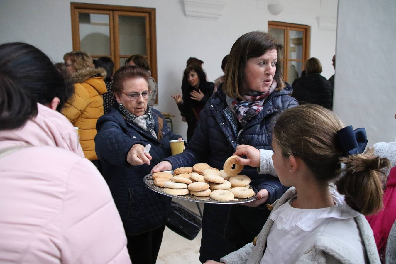 La Asociación de Mujeres Progresistas 'Felisa Tanco' inauguró, ayer, la exposición fotográfica 'Abuelas en movimiento. Instinto vital', enmarcada en los actos conmemorativos del Día Internacional de la Mujer, que se celebra hoy. Una exposición que tiene como objetivo poner en valor el papel que las abuelas juegan en la actualidad y la aportación que está teniendo en la sociedad y en la familia.