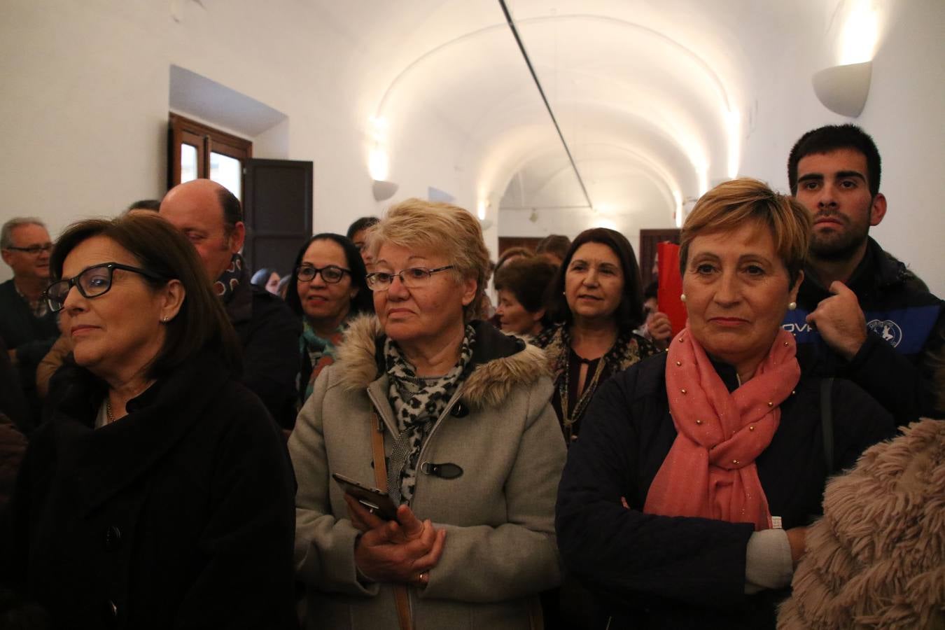 La Asociación de Mujeres Progresistas 'Felisa Tanco' inauguró, ayer, la exposición fotográfica 'Abuelas en movimiento. Instinto vital', enmarcada en los actos conmemorativos del Día Internacional de la Mujer, que se celebra hoy. Una exposición que tiene como objetivo poner en valor el papel que las abuelas juegan en la actualidad y la aportación que está teniendo en la sociedad y en la familia.