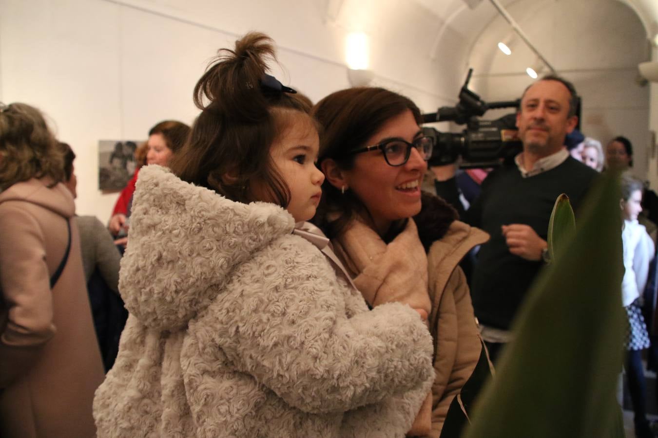 La Asociación de Mujeres Progresistas 'Felisa Tanco' inauguró, ayer, la exposición fotográfica 'Abuelas en movimiento. Instinto vital', enmarcada en los actos conmemorativos del Día Internacional de la Mujer, que se celebra hoy. Una exposición que tiene como objetivo poner en valor el papel que las abuelas juegan en la actualidad y la aportación que está teniendo en la sociedad y en la familia.
