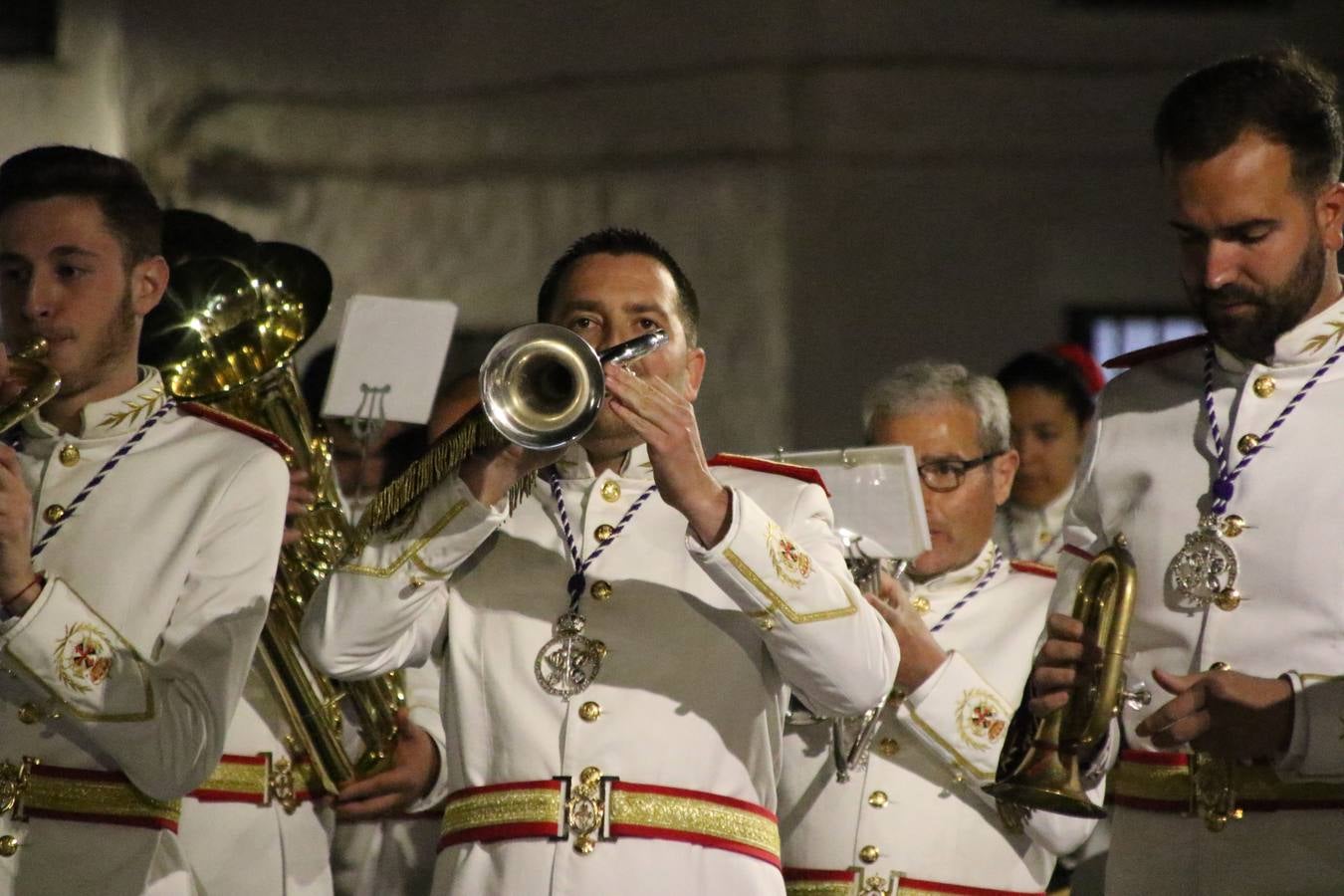 La Banda de Cornetas y Tambores 'Nuestra Señora del Rosario' (Los Catalinos) de Jerez de los Caballeros ofreció, ayer, un concierto en el Llano de los Mártires. La cita se enmarca en los actos organizados por la Pontificia y Real Cofradía del Señor Coronado de Espinas, Santísimo Cristo de la Flagelación y María Santísima de la Amargura con motivo del 245 aniversario de su fundación.