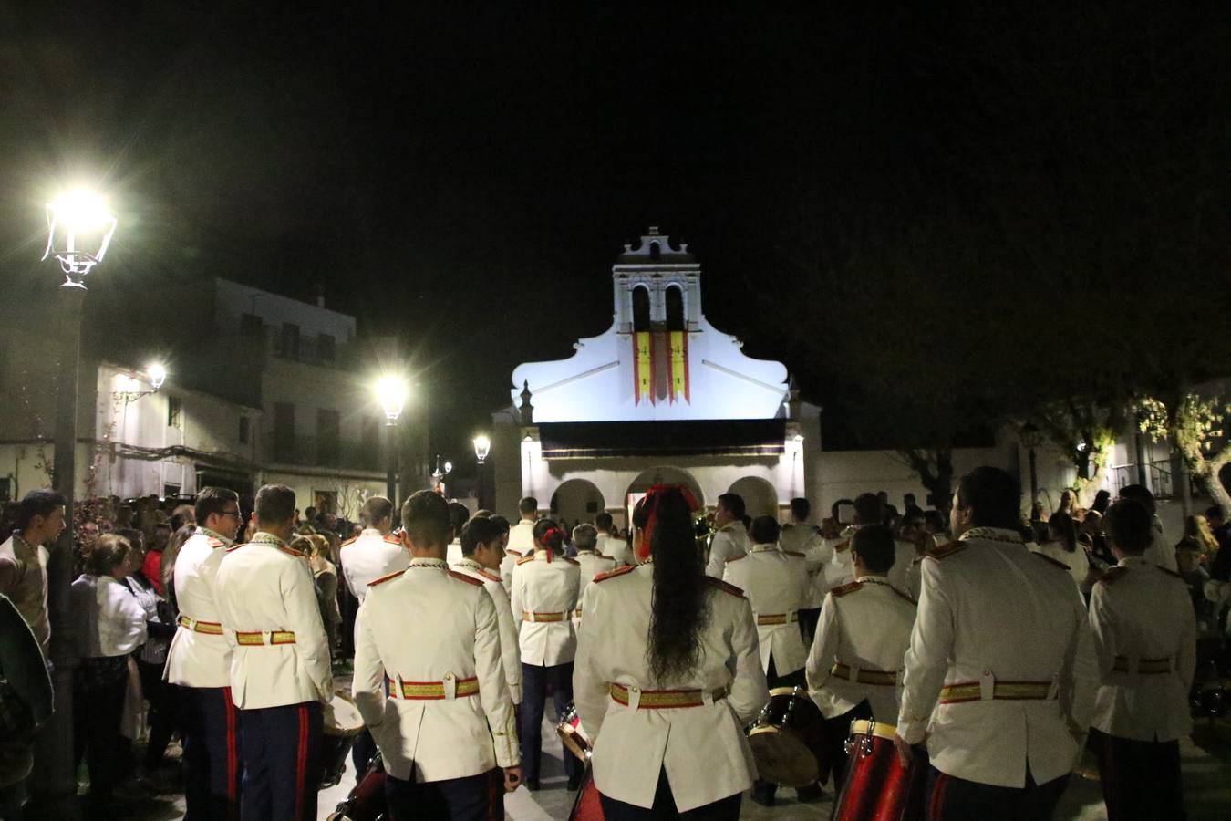 La Banda de Cornetas y Tambores 'Nuestra Señora del Rosario' (Los Catalinos) de Jerez de los Caballeros ofreció, ayer, un concierto en el Llano de los Mártires. La cita se enmarca en los actos organizados por la Pontificia y Real Cofradía del Señor Coronado de Espinas, Santísimo Cristo de la Flagelación y María Santísima de la Amargura con motivo del 245 aniversario de su fundación.