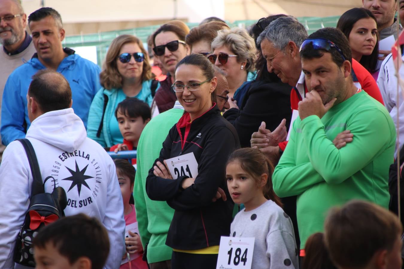 Jerez de los Caballeros celebró, ayer, la IX Carrera y Caminata Solidaria, organizada por la Junta de Cofradías de la Semana Santa Jerezana. La solidaridad y el deporte lograron recaudar 866 euros que irán destinados a Cáritas en Jerez.