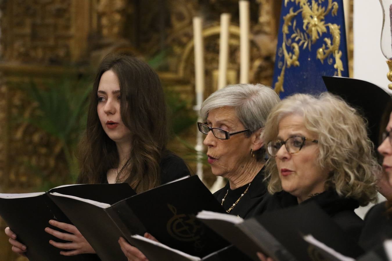 El templo patronal de San Bartolomé fue escenario, ayer, de una nueva edición del 'Concierto Sacro' que ofreció la Coral de la Escuela Municipal de Música y el Coro infantil de la misma, organizado por el Ayuntamiento del municipio con la colaboración de la Parroquia de esta ciudad.