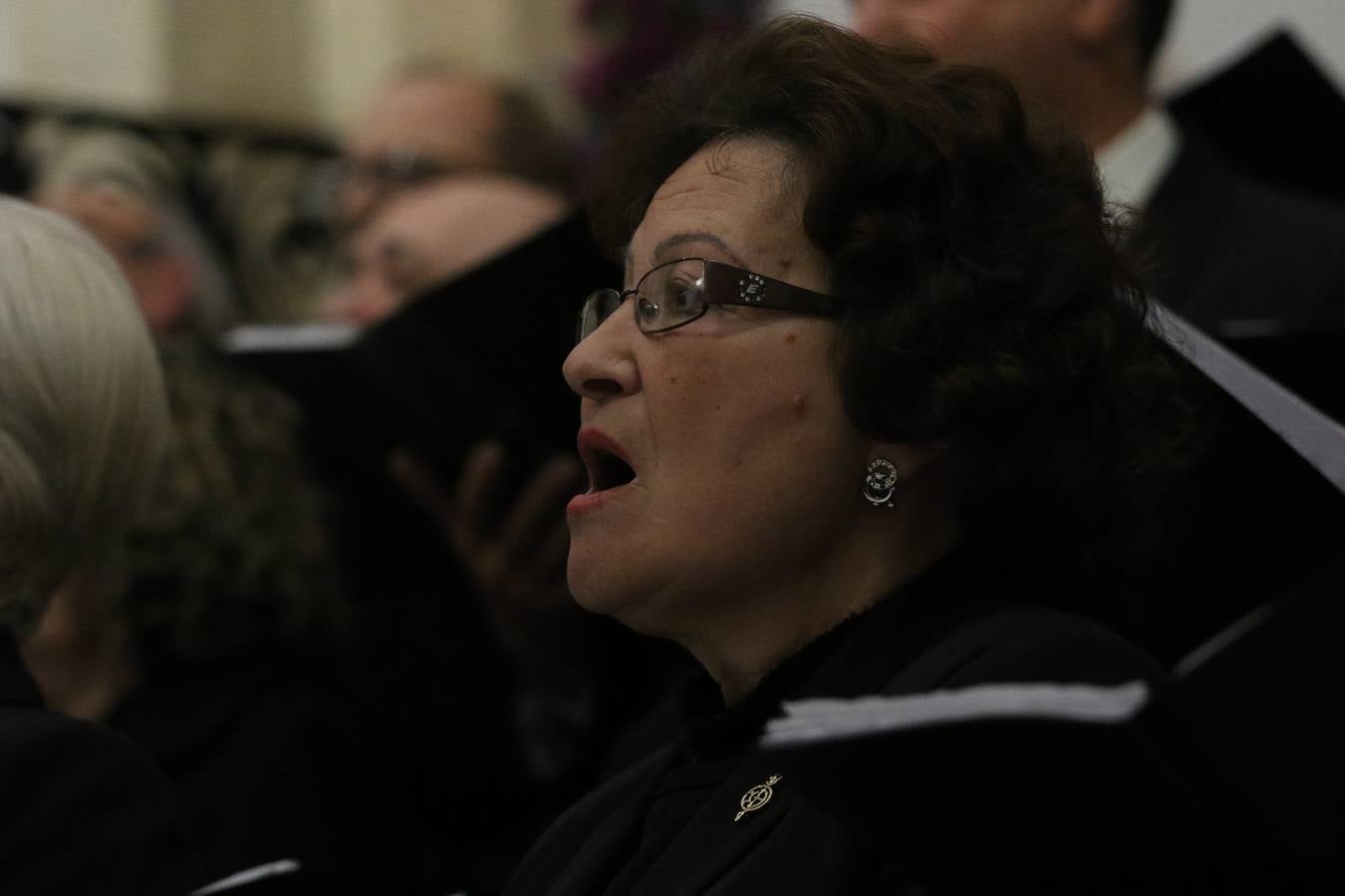 El templo patronal de San Bartolomé fue escenario, ayer, de una nueva edición del 'Concierto Sacro' que ofreció la Coral de la Escuela Municipal de Música y el Coro infantil de la misma, organizado por el Ayuntamiento del municipio con la colaboración de la Parroquia de esta ciudad.