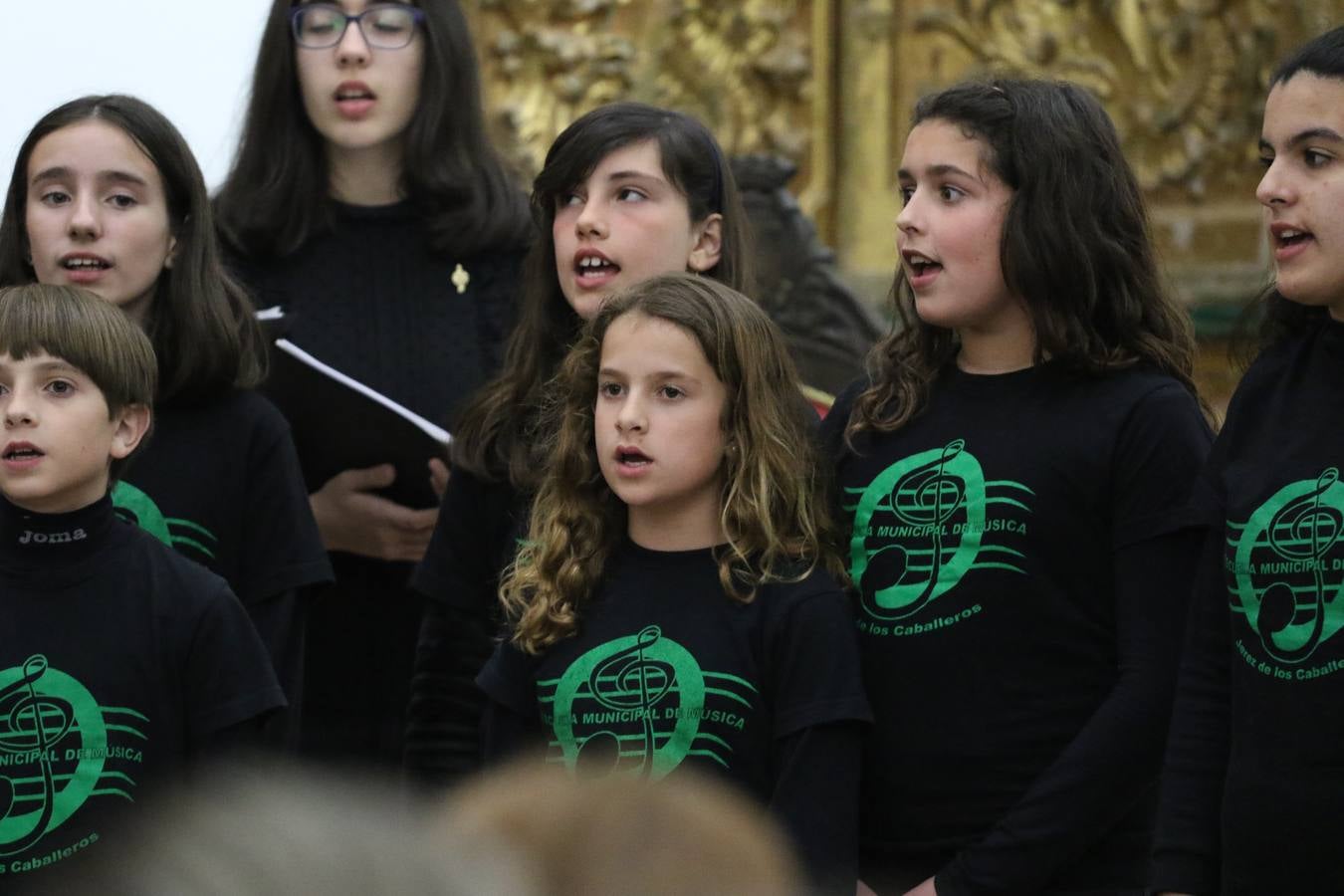 El templo patronal de San Bartolomé fue escenario, ayer, de una nueva edición del 'Concierto Sacro' que ofreció la Coral de la Escuela Municipal de Música y el Coro infantil de la misma, organizado por el Ayuntamiento del municipio con la colaboración de la Parroquia de esta ciudad.