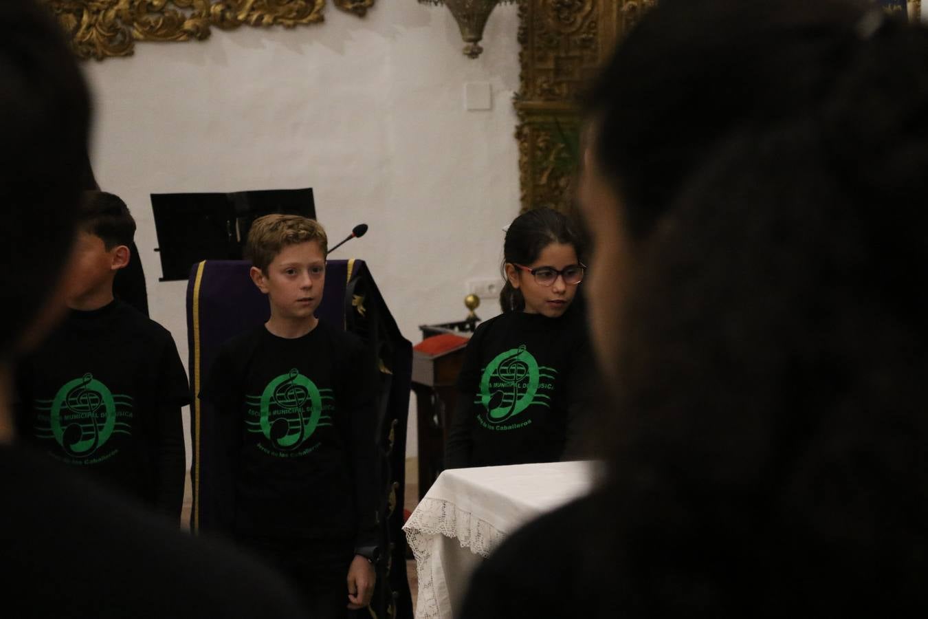 El templo patronal de San Bartolomé fue escenario, ayer, de una nueva edición del 'Concierto Sacro' que ofreció la Coral de la Escuela Municipal de Música y el Coro infantil de la misma, organizado por el Ayuntamiento del municipio con la colaboración de la Parroquia de esta ciudad.