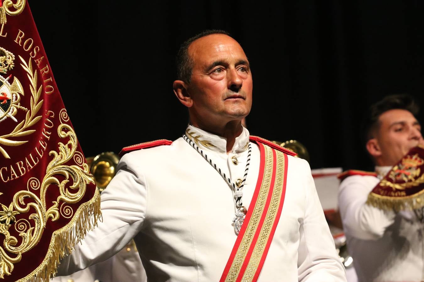 El Cine-teatro Balboa acogió, ayer, la sexta edición del 'Certamen de Bandas Solidario', organizado por la Junta de Cofradías de la Semana Santa de Jerez de los Caballeros. Un Certamen que, gracias a la participación de las distintas agrupaciones musicales del municipio y del Valle de Santa Ana, consiguió recaudar 375 euros y 36 kilos a beneficio del Almacén de Alimentos que Cruz Roja gestiona en Jerez. 