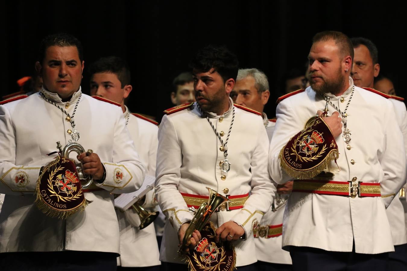 El Cine-teatro Balboa acogió, ayer, la sexta edición del 'Certamen de Bandas Solidario', organizado por la Junta de Cofradías de la Semana Santa de Jerez de los Caballeros. Un Certamen que, gracias a la participación de las distintas agrupaciones musicales del municipio y del Valle de Santa Ana, consiguió recaudar 375 euros y 36 kilos a beneficio del Almacén de Alimentos que Cruz Roja gestiona en Jerez. 