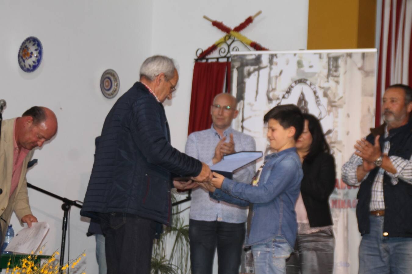 Ciriaco Hernández, en la categoría General y María de los Ángeles Macías, en la categoría Local, fueron los ganadores del II Concurso de fandangos 'Alfonso Labrador El Minaó' organizado por la Asociación cultural flamenca 'José Pérez de Guzmán' de Jerez de los Caballeros y celebrado en su sede con gran afluencia de público.