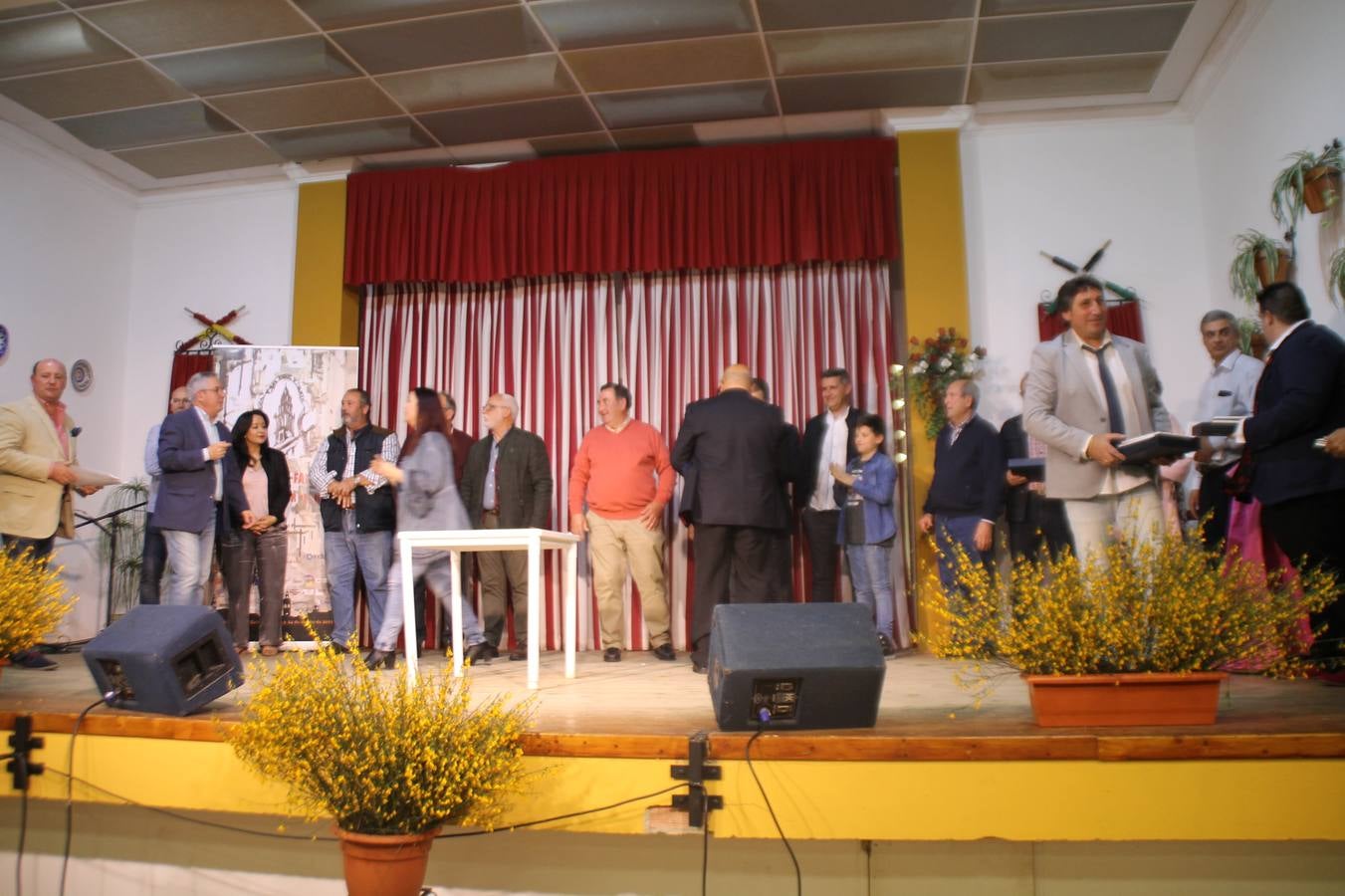 Ciriaco Hernández, en la categoría General y María de los Ángeles Macías, en la categoría Local, fueron los ganadores del II Concurso de fandangos 'Alfonso Labrador El Minaó' organizado por la Asociación cultural flamenca 'José Pérez de Guzmán' de Jerez de los Caballeros y celebrado en su sede con gran afluencia de público.