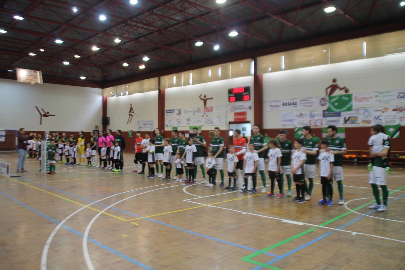Por segunda temporada consecutiva, el Jerez Futsal ha logrado hacerse con el título de campeón de la Copa de Extremadura tras otra espectacular final, ante el Cáceres Universidad al que ha vencido 6-4, esta vez en su casa, ante su incondicional afición que ha vivido esta 'final four' con intensidad y mucha alegría, finalmente.