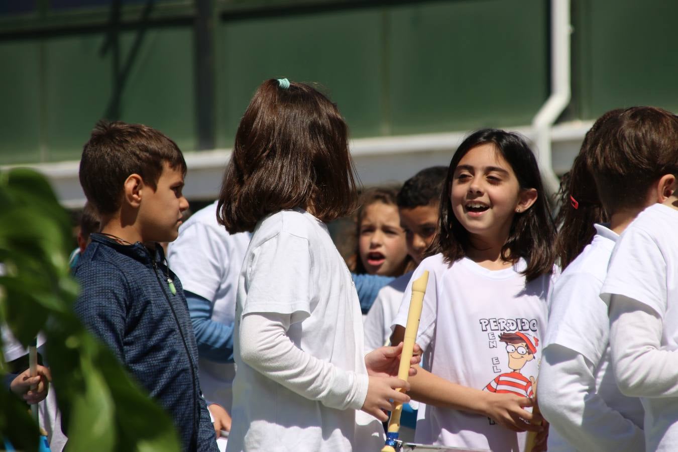 El Colegio 'Sotomayor y Terrazas' ha celebrado, esta mañana, su III Certamen escolar de bandas, organizado por el área de Música de este centro educativo, bajo la dirección de la maestra Loli Guzmán. A las puertas de la Semana Santa de Jerez, la actividad ha tenido como objetivo acercar la música a los niños y trabajar con ellos los sones que acompañan esta celebración. Esta edición ha contado, también, con la participación de alumnos del Colegio de Educación Especial 'Nuestra Señora de Aguasantas', la Agrupación Musical 'Nuestro Padre Jesús Nazareno', la Banda de CC. y TT. de 'Nuestra Señora del Rosario' y la Agrupación Musical 'Maestro Sousa'. Además, como novedad, se ha realizado un desfile previo por las calles del popular 'Barrio Alto'.