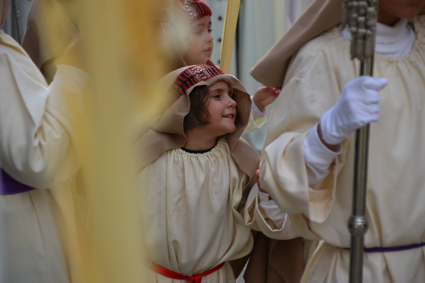 Jerez de los Caballeros vivió, ayer, sus primeros pálpitos de alegría y emoción al paso de 'La Borriquita' y 'Nuestra Señora del Rosario'. La Cofradía de 'Santo Domingo de Guzmán y Nuestra Señora del Rosario' fue la encargada de abrir los desfiles procesionales de la Semana de Pasión jerezana, convirtiéndose, así, en la primera cofradía en aunar fervor y devoción por las calles del municipio.
