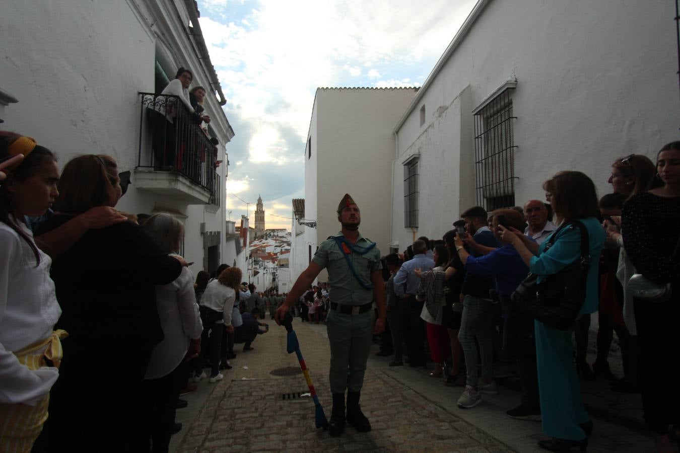 Jerez de los Caballeros vivió, ayer, sus primeros pálpitos de alegría y emoción al paso de 'La Borriquita' y 'Nuestra Señora del Rosario'. La Cofradía de 'Santo Domingo de Guzmán y Nuestra Señora del Rosario' fue la encargada de abrir los desfiles procesionales de la Semana de Pasión jerezana, convirtiéndose, así, en la primera cofradía en aunar fervor y devoción por las calles del municipio.