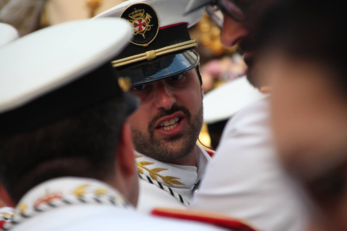 Jerez de los Caballeros vivió, ayer, sus primeros pálpitos de alegría y emoción al paso de 'La Borriquita' y 'Nuestra Señora del Rosario'. La Cofradía de 'Santo Domingo de Guzmán y Nuestra Señora del Rosario' fue la encargada de abrir los desfiles procesionales de la Semana de Pasión jerezana, convirtiéndose, así, en la primera cofradía en aunar fervor y devoción por las calles del municipio.
