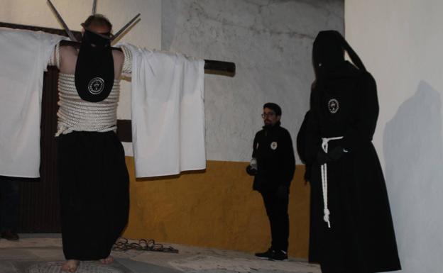 Empalao anoche en Jerez una de las encrucijadas del Viacrucis de la Hermandad de Penitentes.