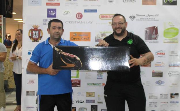 Premio al mejor local con licencia federativa de la Sociedad de Pesca Balboa.