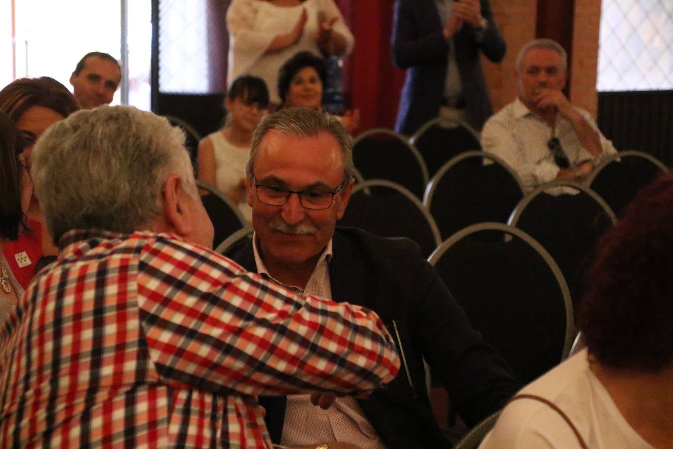 La empresa familiar 'Oro Graso', de Higuera la Real, se ha proclamado ganadora del XXX Concurso 'Jamón de Oro', cuya cata y puntuación se ha celebrado, esta mañana, en el marco del XXX Salón del Jamón Ibérico. El Trofeo 'Jamón de Plata', ha correspondido a 'Embutidos Morato' y el Trofeo 'Jamón de Bronce' a 'Victoriano Contreras Barragán Hermanos'.