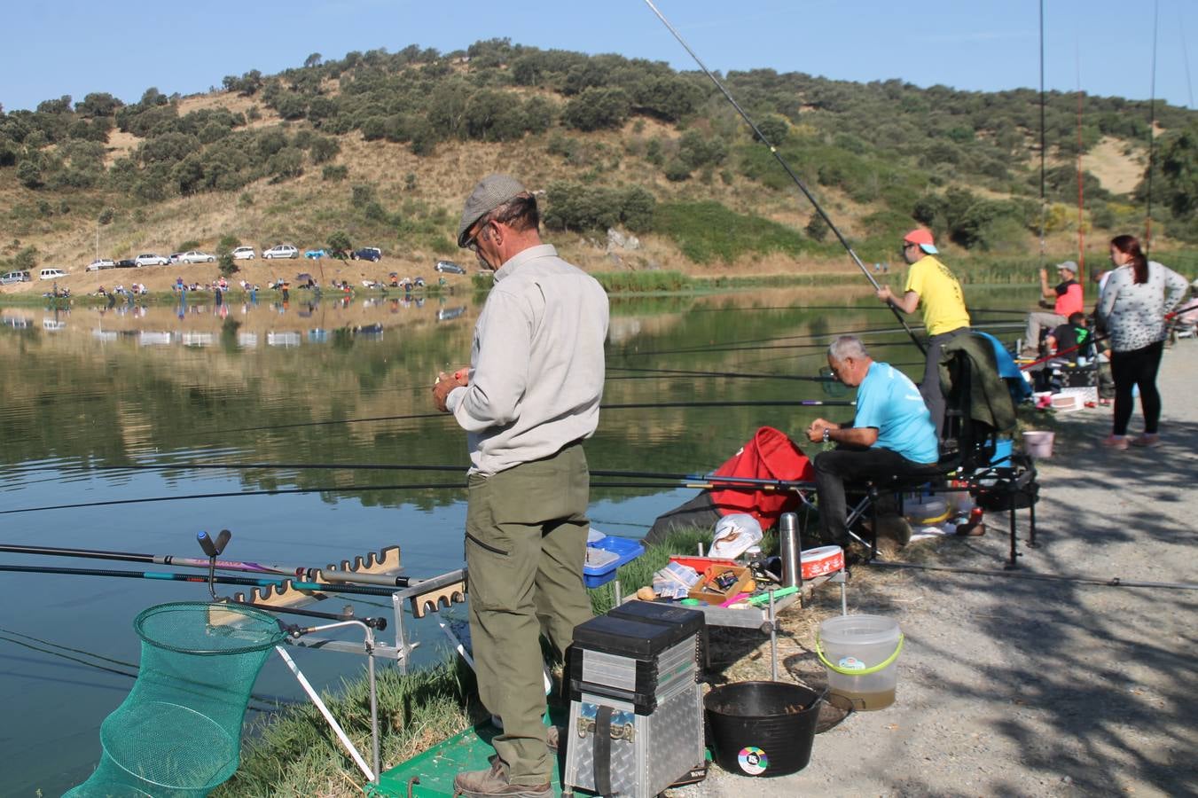 Buen ambiente pero pocas tencas en el 301 aniversario del Concurso tradicional de Pesca 'Charca de la Albuera' que se ha celebrado este domingo 2 de junio en el enclave natural del que toma su nombre. esta cita organizada por la Sociedad de Pesca Balboa. Francisco Pérez Caballo con una captura de 11.380 gramos ha sido el ganador de esta edición. 