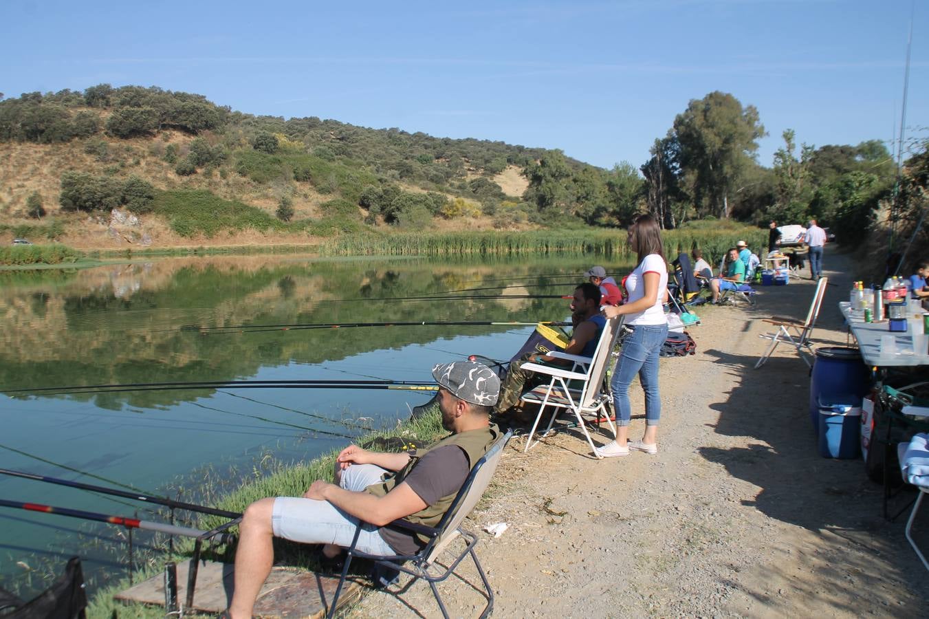 Buen ambiente pero pocas tencas en el 301 aniversario del Concurso tradicional de Pesca 'Charca de la Albuera' que se ha celebrado este domingo 2 de junio en el enclave natural del que toma su nombre. esta cita organizada por la Sociedad de Pesca Balboa. Francisco Pérez Caballo con una captura de 11.380 gramos ha sido el ganador de esta edición. 